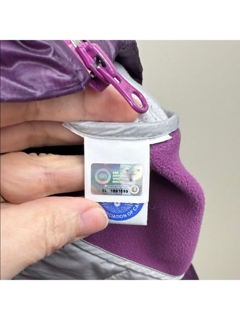 CANADA GOOSE 2011-2014 HyBridge Lite Hoody Women's Purple Hooded Jacket med - Picture 9 of 16
